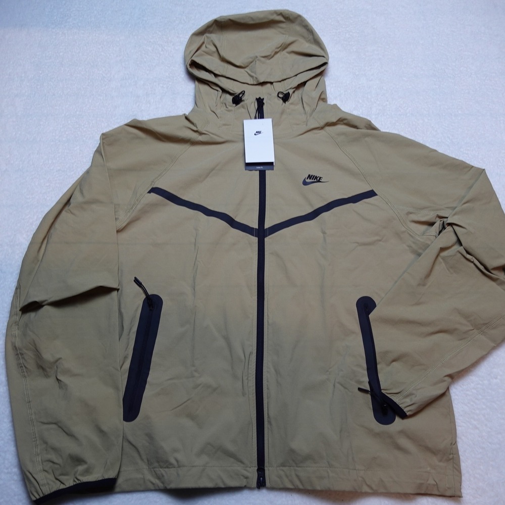 Nike Tech Pack Windrunner Jacket Mens Size M Khaki HM7151-297 Full Zip Hooded